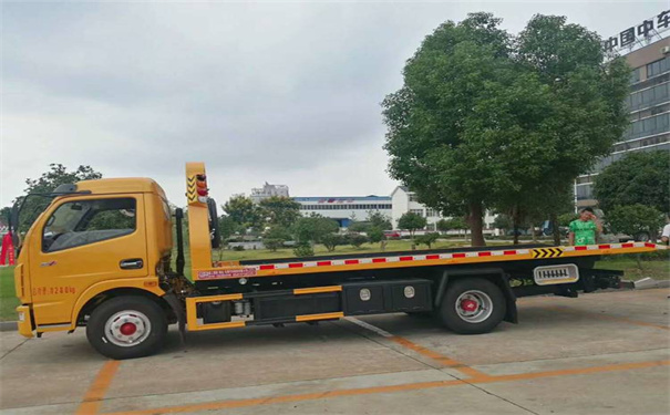 伊犁定远24小时拖车救援电话号码，定远道路救援公司怎么收费的